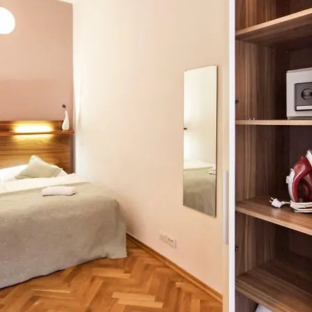 Orloj.3 Apartment Prague